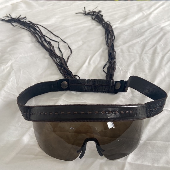 💯 % Authentic Vintage FENDI Sunglasses (Circa 90’s) - Picture 8 of 16